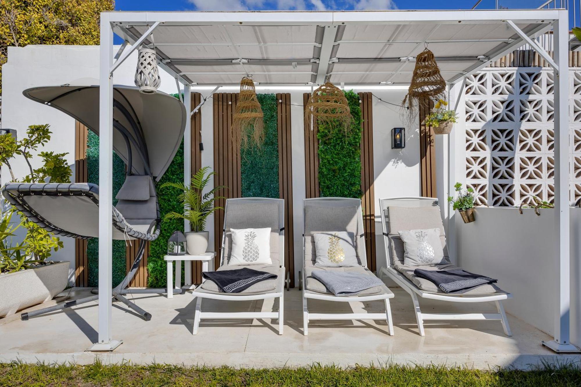 Villa Casacara Marbella Beachside Costabella -Spain Exterior photo