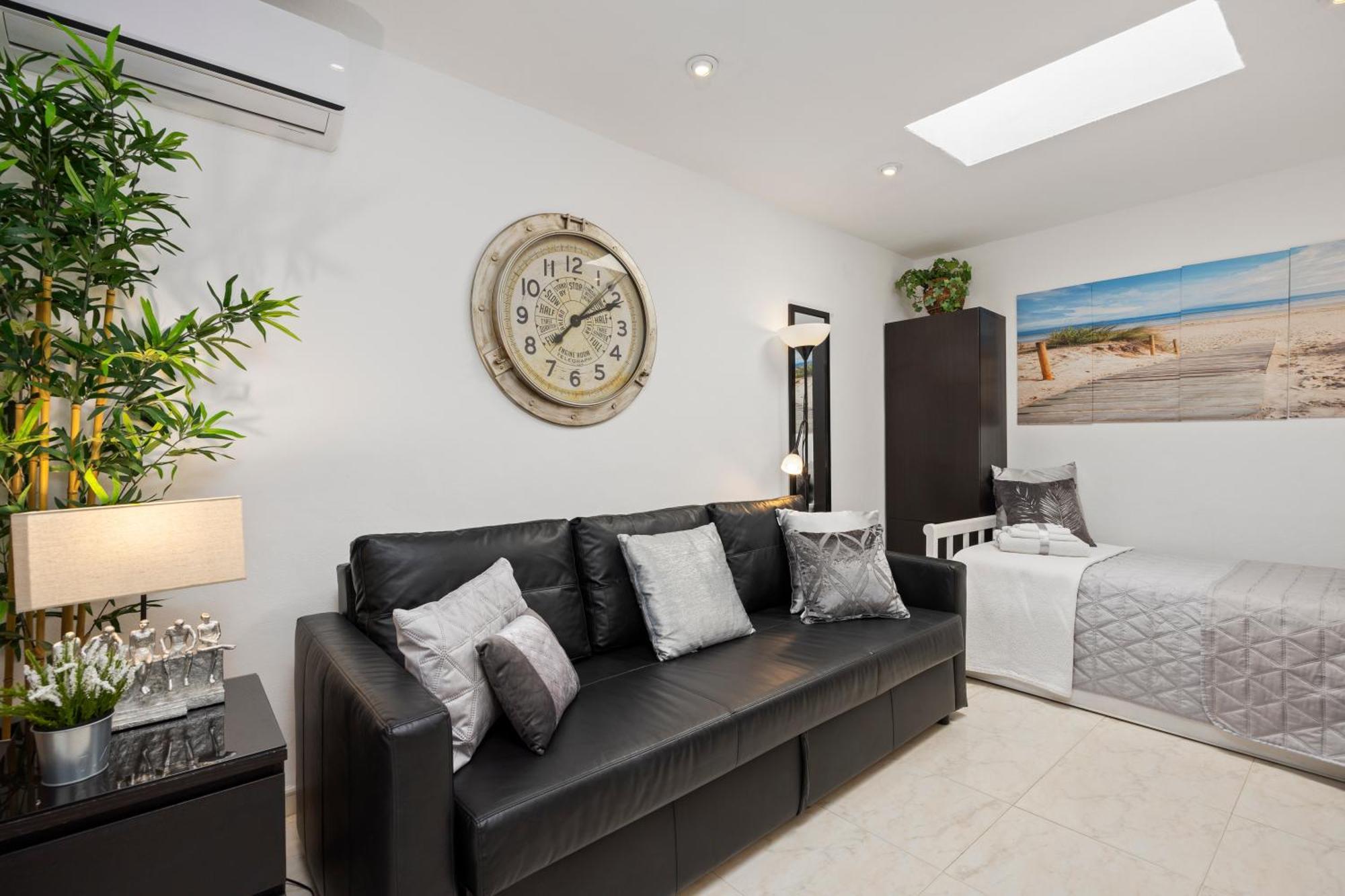Villa Casacara Marbella Beachside Costabella -Spain Exterior photo
